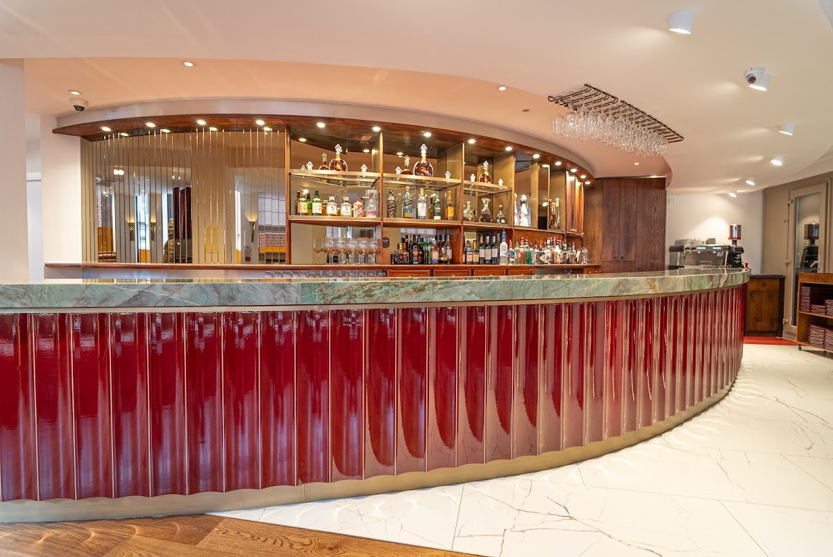 Wing's Lincoln Square